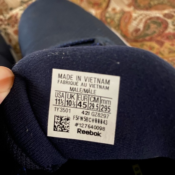 Reebok Blue and White Athletic Shoes with Modern Design and Synthetic Upper - Picture 6 of 6